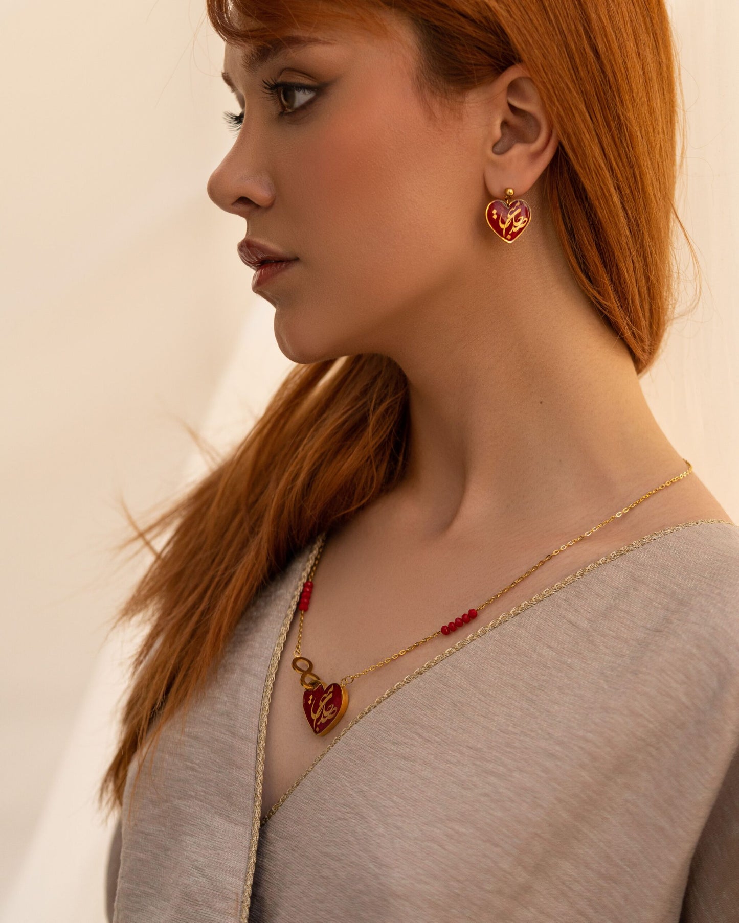 Necklace with coral stone pendant (sad jane mani), 24 carat gold leaf, anti-allergic stainless steel