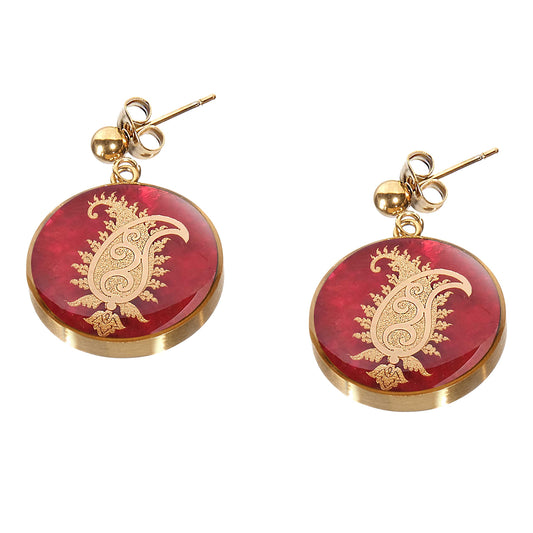 Earrings with paisley design made of 24 carat gold leaf and agate stone